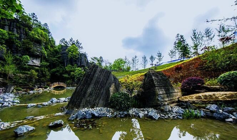 恩施梭布垭石林